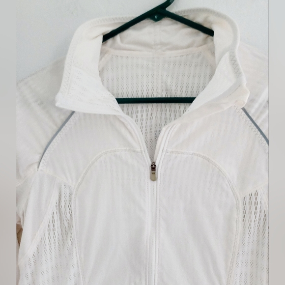 Lululemon White Lightweight Zip-Up Jacket - Picture 2 of 11
